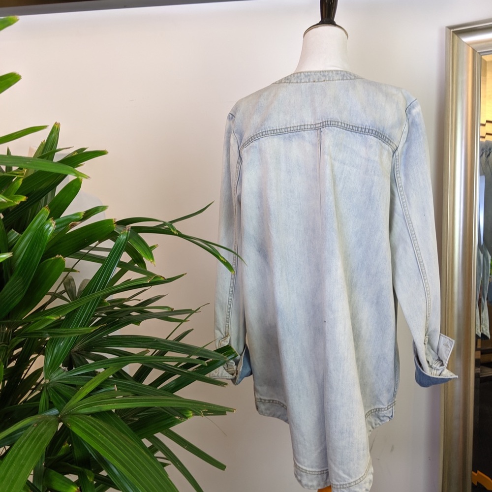 Free People Oversized Denim Jacket C70 - Picture 2 of 2